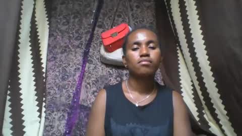 estanie online show from October 16, 2025, 6:53 pm