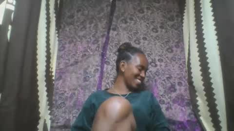 estanie online show from October 22, 2025, 6:51 pm