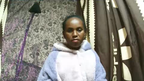 estanie online show from November 9, 2025, 7:06 am