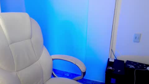 ESTEBAN online show from February 1, 2025, 2:16 am