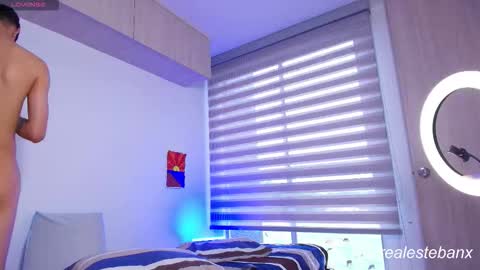 Snapshot of esteban_knight chatting on September 30, 2025, 9:42 pm E S T E B A N online show from September 30, 2025, 9:42 pm