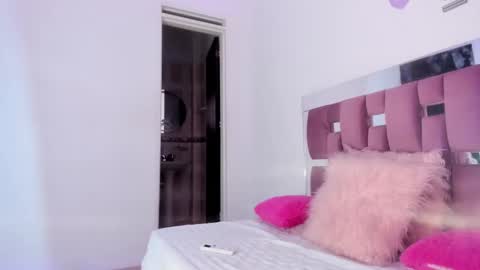 Esteban Reyes  independent model online show from December 20, 2025, 1:51 pm