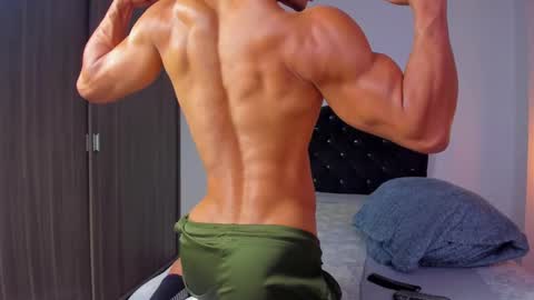 Snapshot of esteban_stud chatting on February 5, 2025, 10:22 pm ESTEBAN online show from February 5, 2025, 10:22 pm