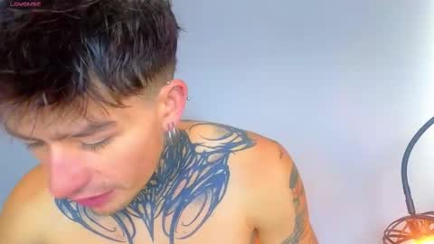 Esteban independent model online show from November 10, 2025, 12:37 pm