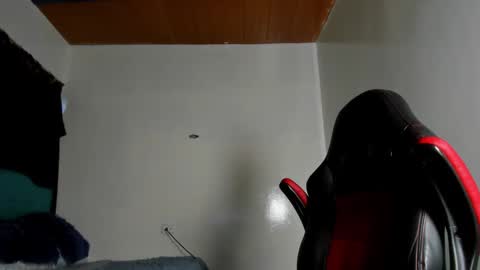 estebanlobo online show from October 2, 2025, 11:34 pm