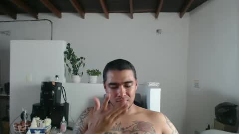 estebanmed92 online show from November 8, 2025, 5:12 pm