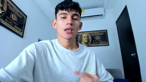 Snapshot of estebanperez_ chatting on January 15, 2025, 12:04 pm Esteban online show from January 15, 2025, 12:04 pm