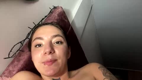 estefa1 online show from March 4, 2026, 6:30 am