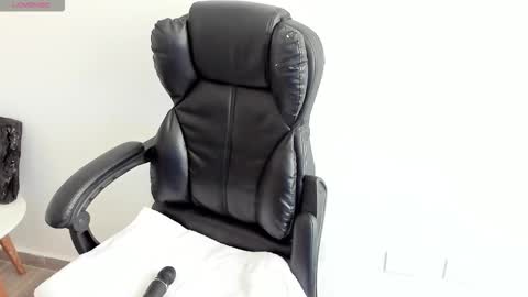 Snapshot of estefanii_r chatting on February 3, 2026, 2:22 pm Estefanii R online show from February 3, 2026, 2:22 pm