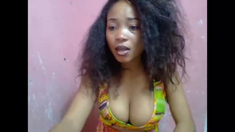 Snapshot of estelah20 chatting on October 5, 2025, 6:01 am estelah20 online show from October 5, 2025, 6:01 am