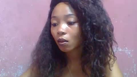 Snapshot of estelah20 chatting on November 3, 2025, 6:25 am estelah20 online show from November 3, 2025, 6:25 am