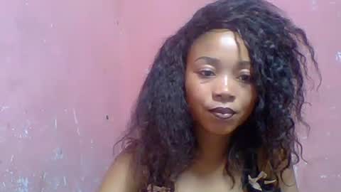 Snapshot of estelah20 chatting on November 8, 2025, 9:31 am estelah20 online show from November 8, 2025, 9:31 am