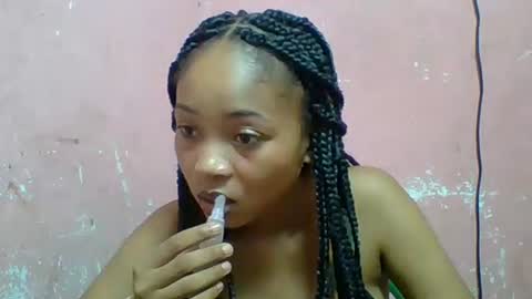 Snapshot of estelah20 chatting on November 13, 2025, 7:29 am estelah20 online show from November 13, 2025, 7:29 am