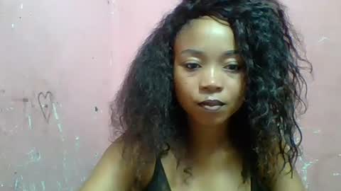 estelah20 online show from December 2, 2025, 4:51 am