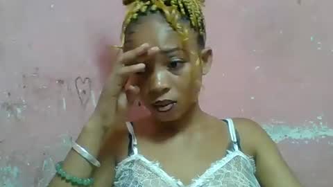 estelah20 online show from January 7, 2026, 5:21 am