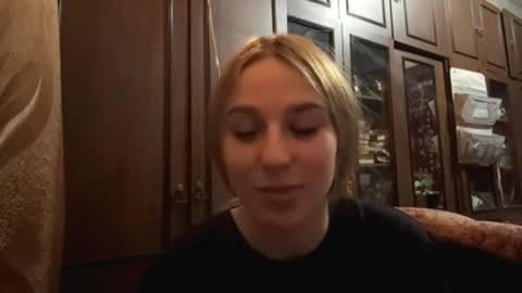 Snapshot of estelaroda chatting on February 11, 2026, 7:19 pm Rina online show from February 11, 2026, 7:19 pm