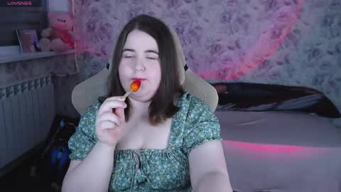 estelle_hicks online show from May 20, 2026, 7:20 pm