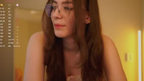 Ester online show from May 29, 2026, 4:43 am