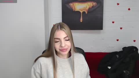 esternoir online show from December 2, 2025, 8:52 am