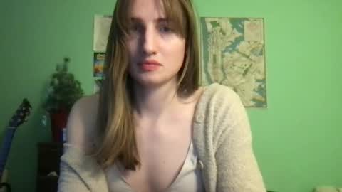 Snapshot of esthergreyplus chatting on January 29, 2025, 12:33 am Esther Grey online show from January 29, 2025, 12:33 am