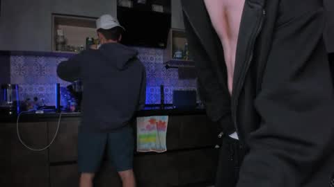 LOUIS online show from April 9, 2026, 12:10 am