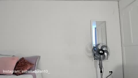 Snapshot of estrella_duran chatting on January 29, 2025, 7:43 pm Estrellita online show from January 29, 2025, 7:43 pm