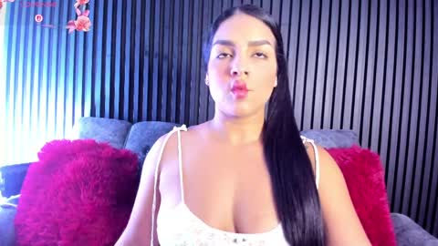Estrella Garcia  online show from May 25, 2026, 12:22 pm