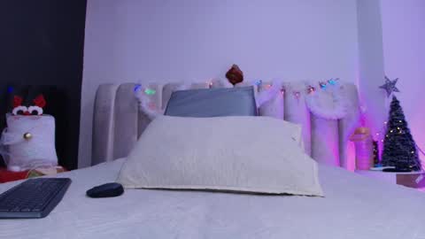 Estrella online show from December 20, 2025, 12:01 pm