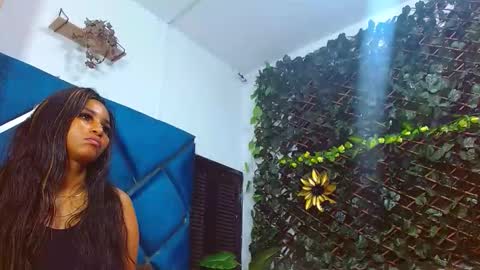 ESTRELLA online show from November 3, 2025, 11:11 am