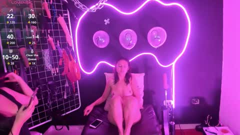 Snapshot of estudiooro509 chatting on October 11, 2025, 7:12 pm Cloe and Megan online show from October 11, 2025, 7:12 pm