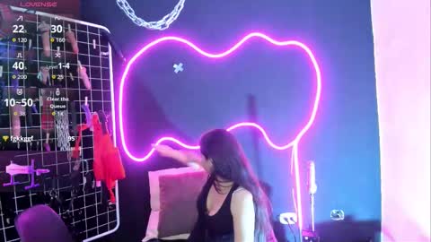 Snapshot of estudiooro509 chatting on October 14, 2025, 7:47 pm Cloe and Megan online show from October 14, 2025, 7:47 pm