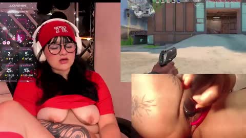 Aura online show from October 8, 2025, 1:42 pm