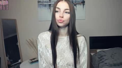 Mary online show from November 18, 2025, 7:35 am