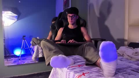 Snapshot of etham_wolf_ chatting on September 20, 2025, 5:03 pm Etham online show from September 20, 2025, 5:03 pm