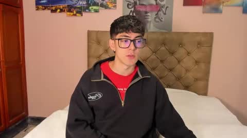 Snapshot of etham_wolf_ chatting on September 30, 2025, 2:22 pm Etham online show from September 30, 2025, 2:22 pm