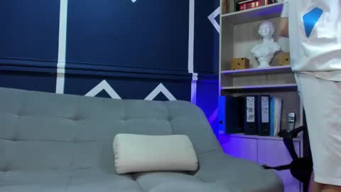 Snapshot of etham_wolf_ chatting on October 4, 2025, 12:14 pm Etham online show from October 4, 2025, 12:14 pm