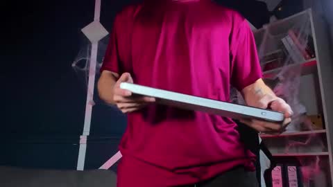 Snapshot of etham_wolf_ chatting on November 6, 2025, 1:56 pm Etham online show from November 6, 2025, 1:56 pm