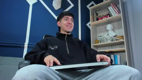 Snapshot of etham_wolf_ chatting on November 10, 2025, 11:20 am Etham online show from November 10, 2025, 11:20 am