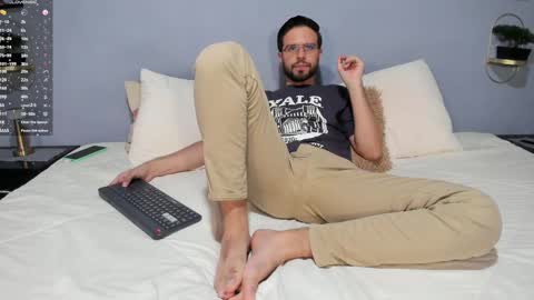 ADAM TAYLOR  ETHAN CAMBAL INDEPENDENT MODELS online show from January 11, 2025, 9:57 pm