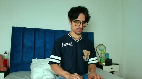 ethan  online show from December 14, 2025, 3:34 am