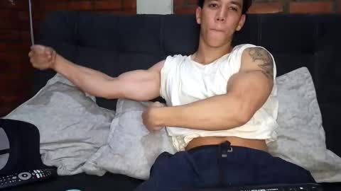 Snapshot of ethan_noir chatting on December 27, 2024, 7:29 am Ethan Noir online show from December 27, 2024, 7:29 am
