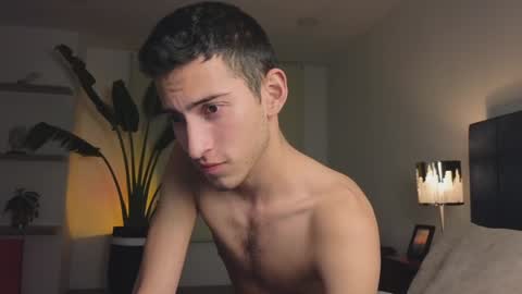 Snapshot of ethan_skiny_ chatting on January 7, 2025, 3:46 am Joan online show from January 7, 2025, 3:46 am