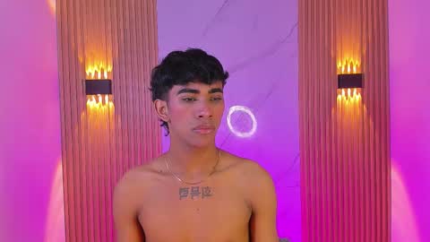 ethan_thouse online show from November 29, 2025, 8:01 pm