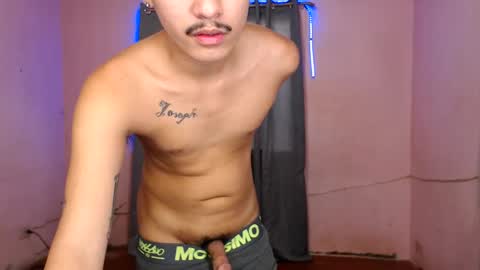 Snapshot of ethan_uwuxx chatting on February 25, 2025, 10:29 pm DAVE online show from February 25, 2025, 10:29 pm