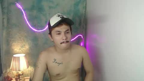 Snapshot of ethan_uwuxx chatting on February 9, 2026, 7:12 am DAVE online show from February 9, 2026, 7:12 am