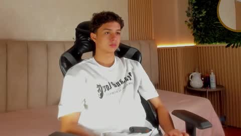 ethanlowell online show from March 1, 2026, 5:09 am