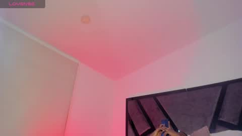 Snapshot of ethantraviis_ chatting on January 30, 2025, 8:43 am Ethan online show from January 30, 2025, 8:43 am