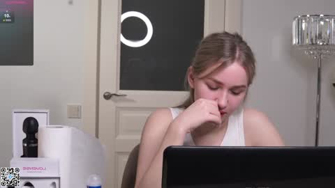 Snapshot of eugeniabrainard chatting on January 24, 2025, 9:26 pm Kira and Kamila online show from January 24, 2025, 9:26 pm