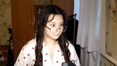 Lily 1st day online show from May 22, 2026, 3:28 pm