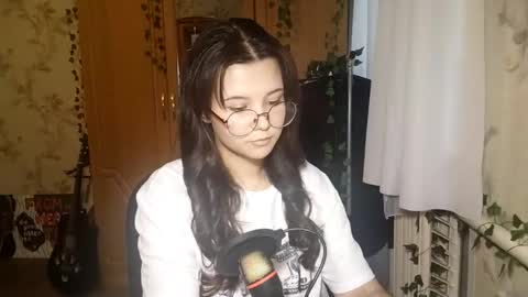 Lily 1st day online show from May 26, 2026, 4:25 pm